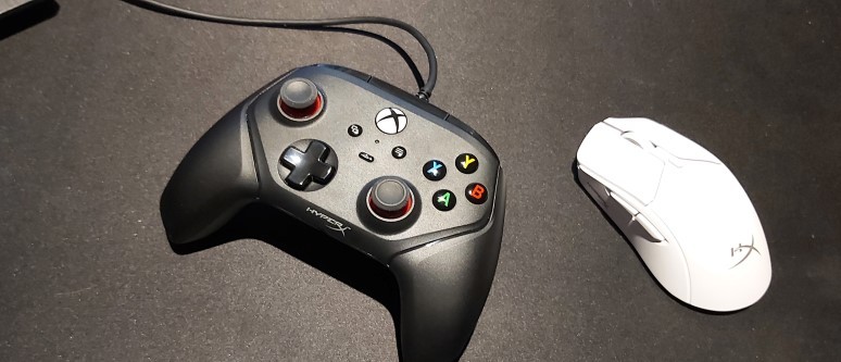 HyperX Clutch Gladiate Controller